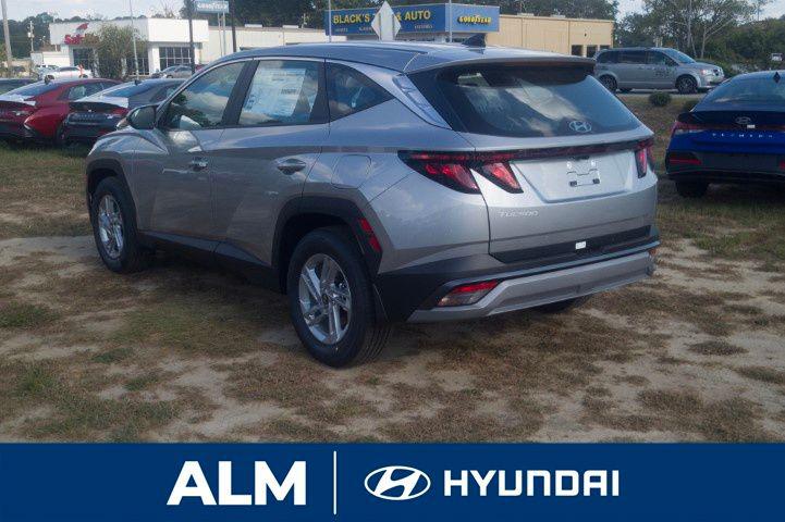 New 2026 Shimmering Silver HYUNDAI SE FWD image 9