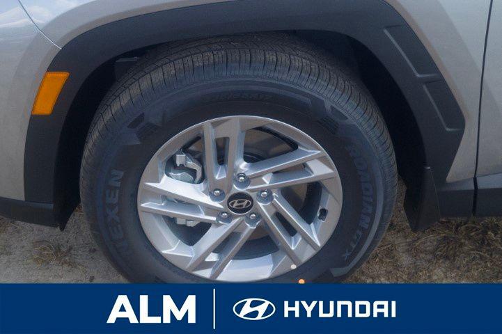 New 2026 Shimmering Silver HYUNDAI SE FWD image 12
