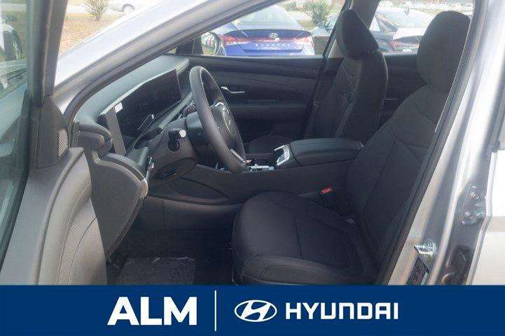 New 2026 Shimmering Silver HYUNDAI SE FWD image 14