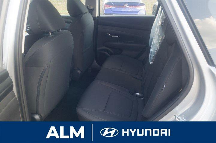 New 2026 Shimmering Silver HYUNDAI SE FWD image 16