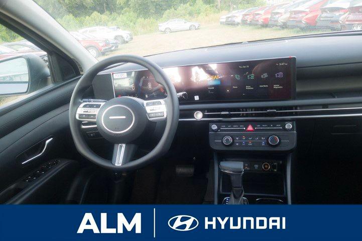 New 2026 Shimmering Silver HYUNDAI SE FWD image 19