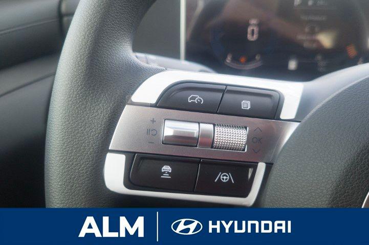 New 2026 Shimmering Silver HYUNDAI SE FWD image 25