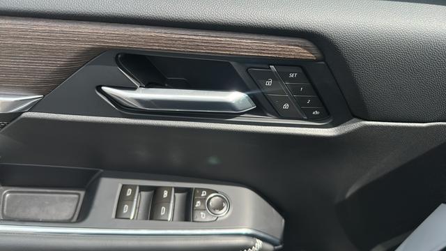 2026 GMC Acadia Denali AWD