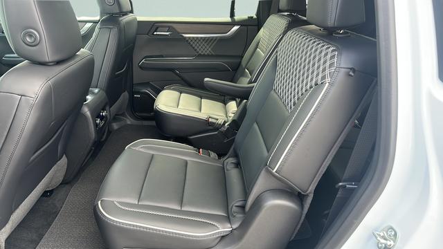 2026 GMC Acadia Denali AWD