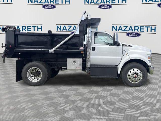 2027 Ford F-750 Base