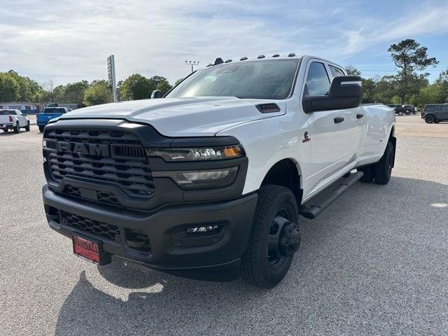 2026 RAM Ram 3500 RAM 3500 TRADESMAN CREW CAB 4X4 8 BOX