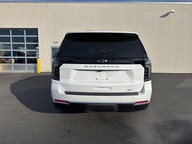 2025 Chevrolet Suburban 4WD LT