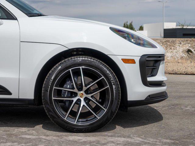 2025 Porsche Macan T