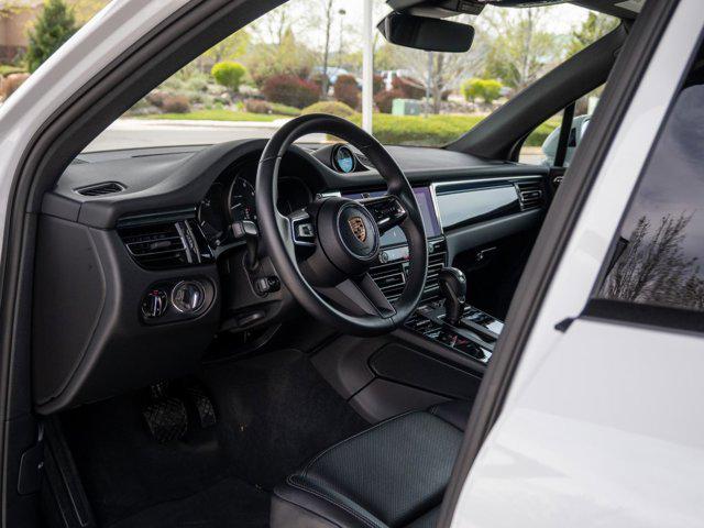 2025 Porsche Macan T