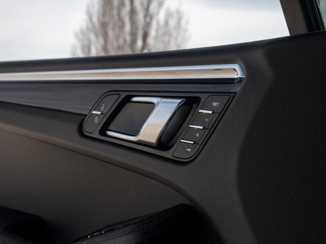 2025 Porsche Macan T