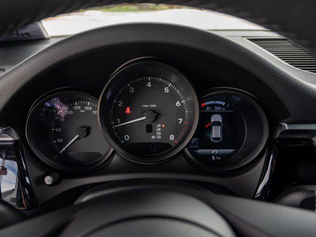 2025 Porsche Macan T