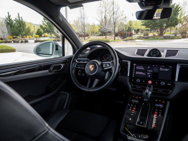 2025 Porsche Macan T