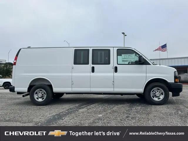 2026 Chevrolet Express Cargo Van 2500 Extended Wheelbase, WT, RWD