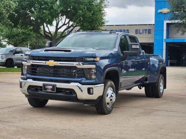 2026 Chevrolet Silverado 3500HD Crew Cab, Long Bed, LT Dual Rear Wheel, RWD
