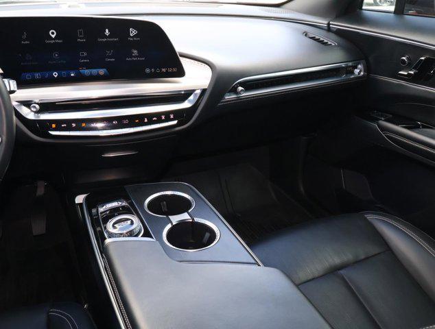 2024 Cadillac iQ Luxury w/1SC