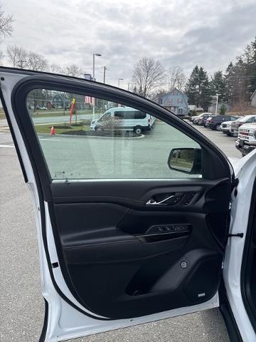2023 GMC Acadia AWD AT4