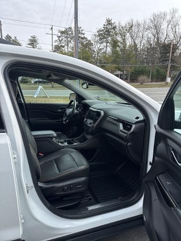 2023 GMC Acadia AWD AT4