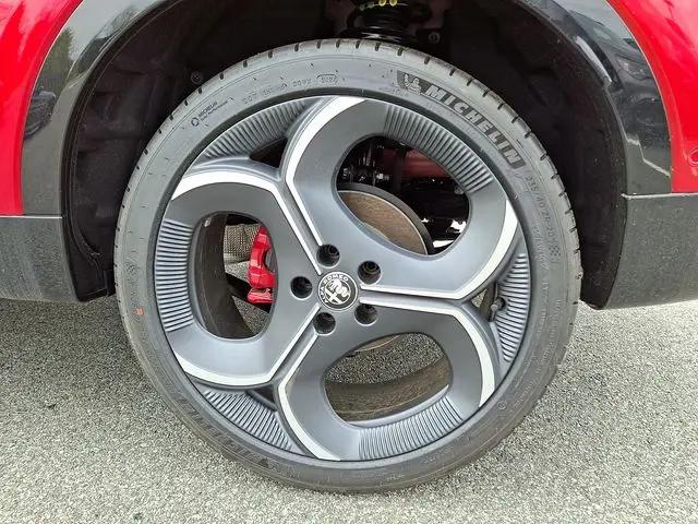 2026 Alfa Romeo Tonale Veloce AWD
