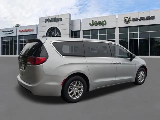 2026 Chrysler Voyager LX