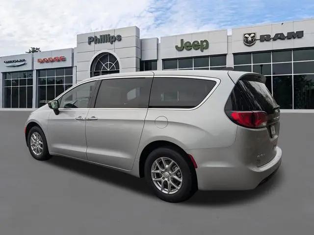 2026 Chrysler Voyager LX