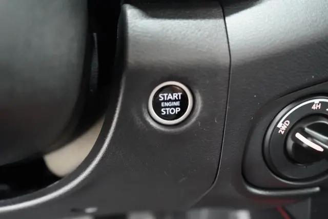 2023 Nissan Frontier Crew Cab PRO-4X 4x4