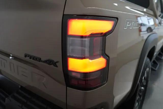 2023 Nissan Frontier Crew Cab PRO-4X 4x4