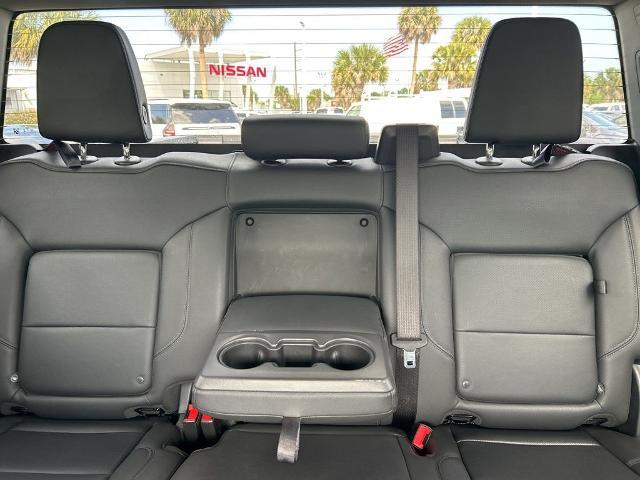 2025 GMC Sierra 1500 2WD Crew Cab Short Box SLT