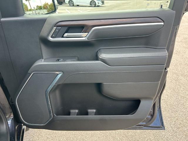 2025 GMC Sierra 1500 2WD Crew Cab Short Box SLT