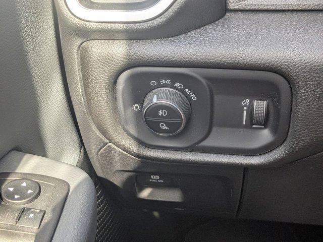 2022 Ram 1500 Big Horn Crew Cab 4x4 5'7" Box