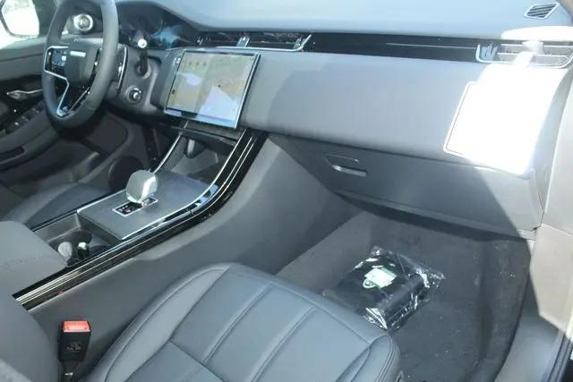 2026 Land Rover Range Rover Evoque Dynamic SE