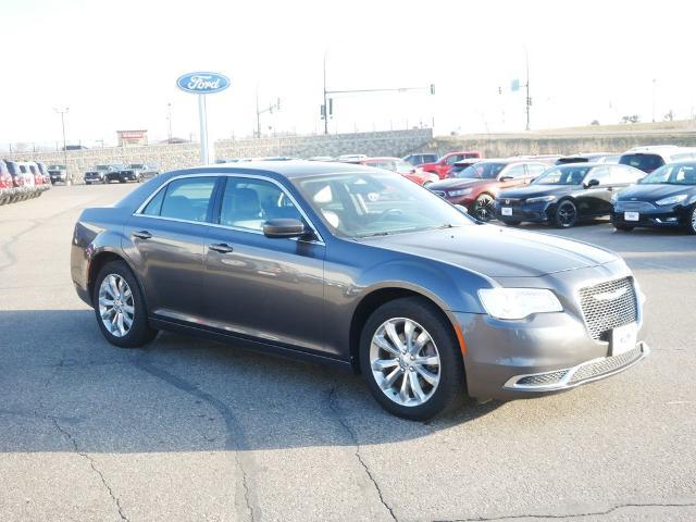 2017 Chrysler 300 Limited AWD