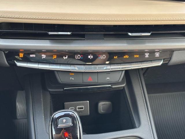 2024 Cadillac XT4 AWD Premium Luxury