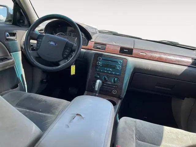 2009 Ford Taurus SE