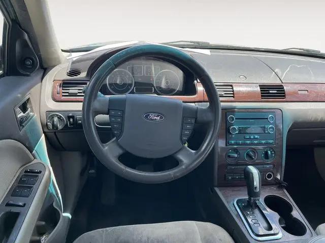 2009 Ford Taurus SE