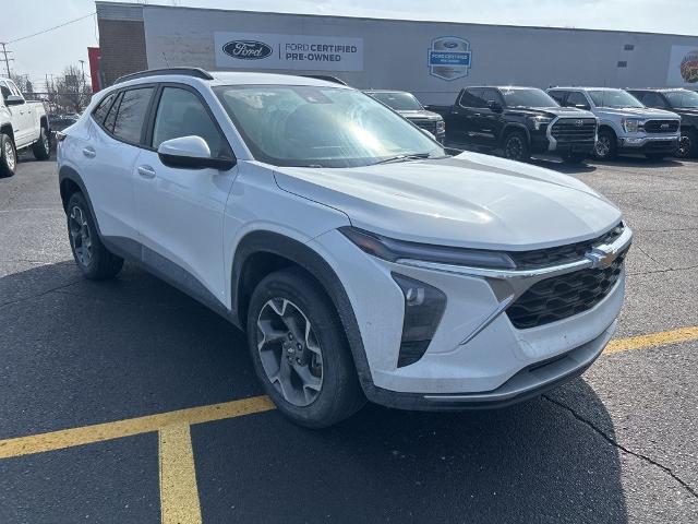 2025 Chevrolet Trax FWD LT