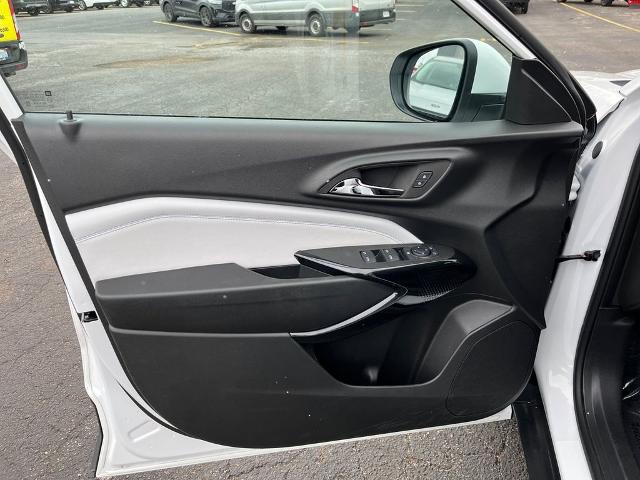 2025 Chevrolet Trax FWD LT