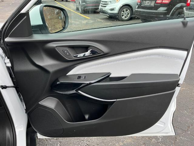 2025 Chevrolet Trax FWD LT
