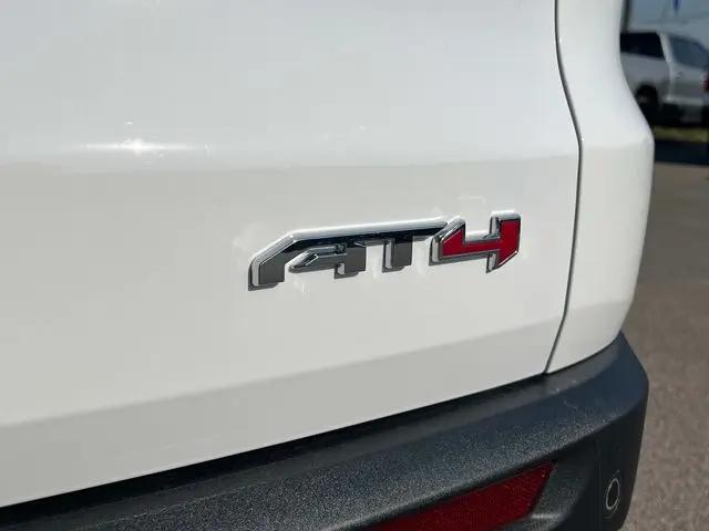 2026 GMC Acadia AT4 AWD