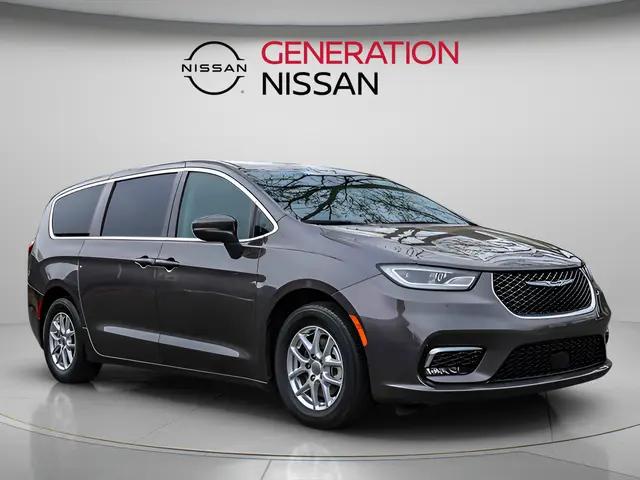 2023 Chrysler Pacifica Touring L for sale in North Plainfield, NJ
