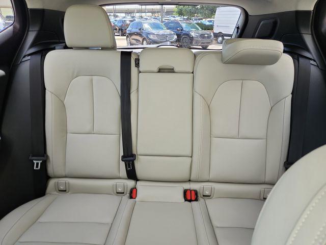 2026 Volvo XC40 Plus, B5 AWD Gas (mild hybrid), Dark