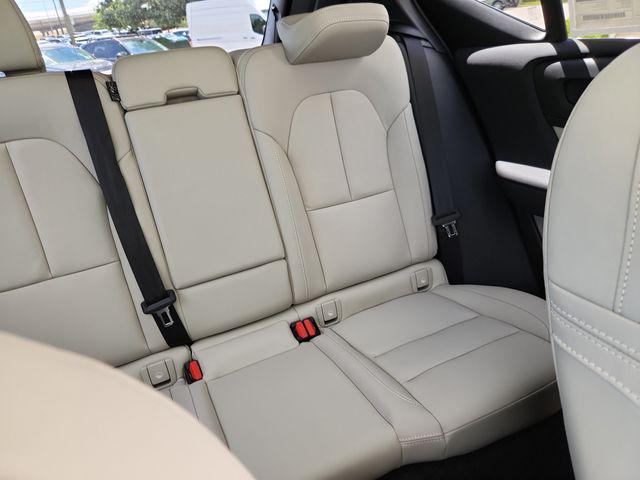 2026 Volvo XC40 Plus, B5 AWD Gas (mild hybrid), Dark