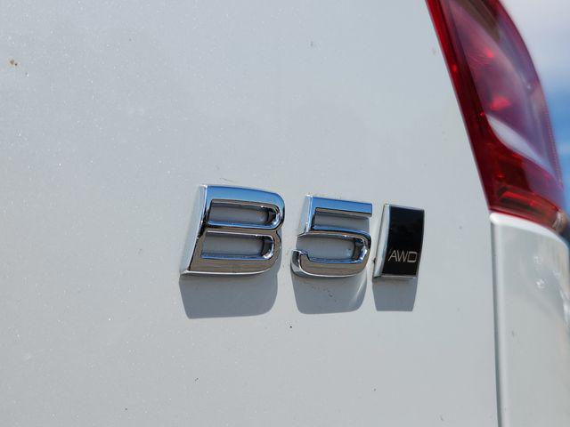 2026 Volvo XC40 Plus, B5 AWD Gas (mild hybrid), Dark