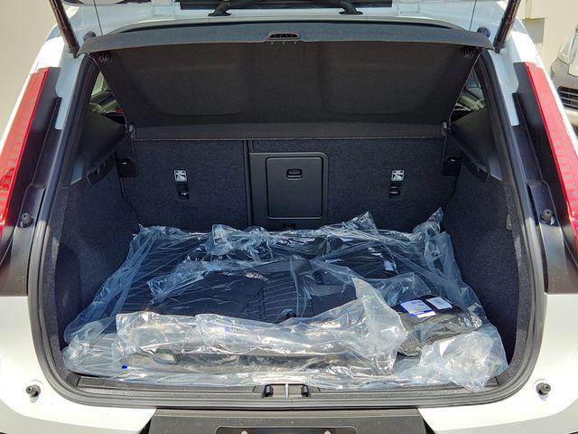 2026 Volvo XC40 Plus, B5 AWD Gas (mild hybrid), Dark