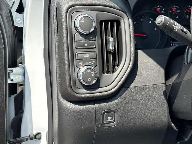2026 GMC Sierra 2500HD Crew Cab, Standard Bed, Pro, 4WD