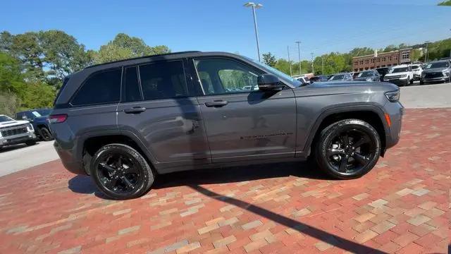 2023 Jeep Grand Cherokee Limited 4x2