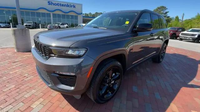 2023 Jeep Grand Cherokee Limited 4x2