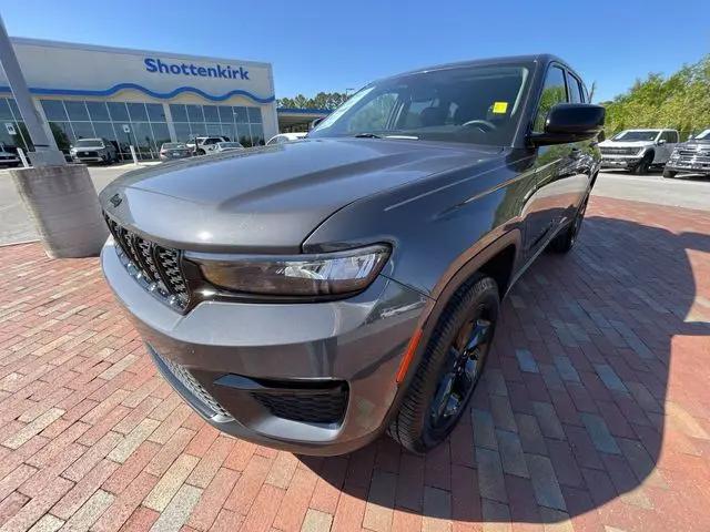 2023 Jeep Grand Cherokee Limited 4x2