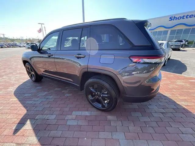 2023 Jeep Grand Cherokee Limited 4x2