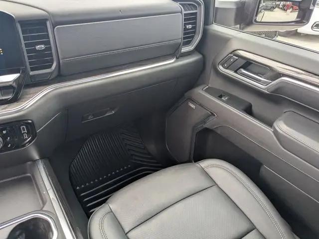 2025 Chevrolet Silverado 2500HD 4WD Crew Cab Standard Bed LTZ