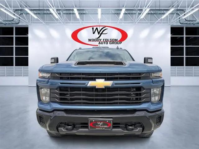 2024 Chevrolet Silverado 2500HD 4WD Crew Cab Standard Bed Custom